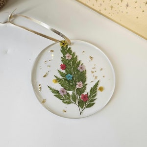 Pressed Flower Christmas Ornament: Handmade Resin Xmas Tree Decor