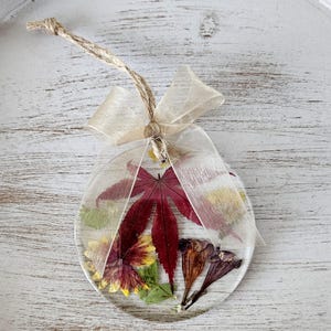 Handmade Pressed Floral Ornament | Fall decor | Gifts for her | Chinese Maple Tree leaf | Resin Flower Ornament